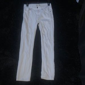 White Levi’s jeans